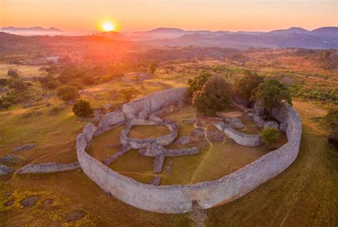  「グレート・ジンバブエの建設」：石造りの都市と交易の繁栄、古代アフリカ文明の輝き